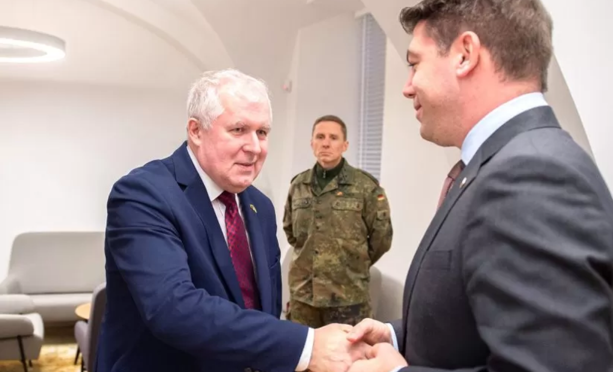 A. Anušauskas susitiko su Vokietijos gynybos ministerijos parlamentiniu valstybės sekretoriumi